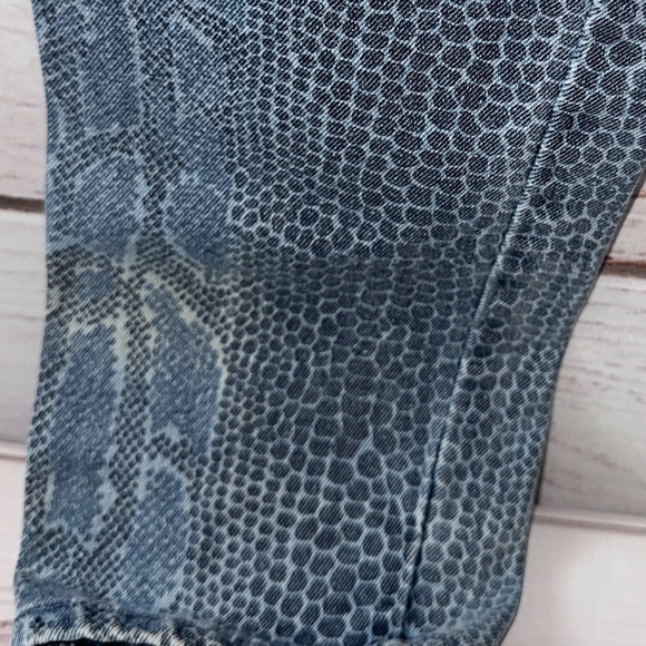 Vintage 80s High Waisted Snake Print Jeans – Juniors Size 11 (See Measurements) - Picture 4 of 10